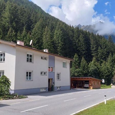 Beim Holzwurm Andy Daire Sankt Leonhard im Pitztal Dış mekan fotoğraf