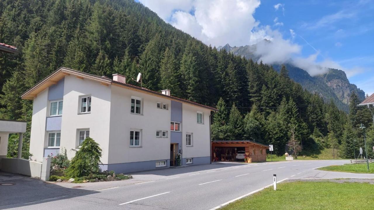 Beim Holzwurm Andy Daire Sankt Leonhard im Pitztal Dış mekan fotoğraf